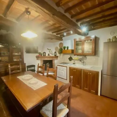 Casa Panoramica Sulle Colline Di Viareggio Holiday home Montigiano