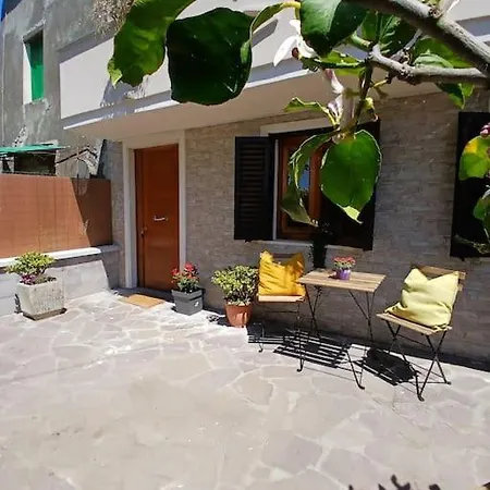 Casa Panoramica Sulle Colline Di Viareggio Holiday home Montigiano
