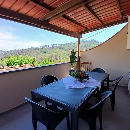 Casa Panoramica Sulle Colline Di Viareggio *